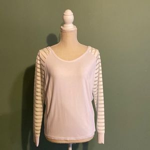 White top NWT sheer on sleeves size M 100% polyester